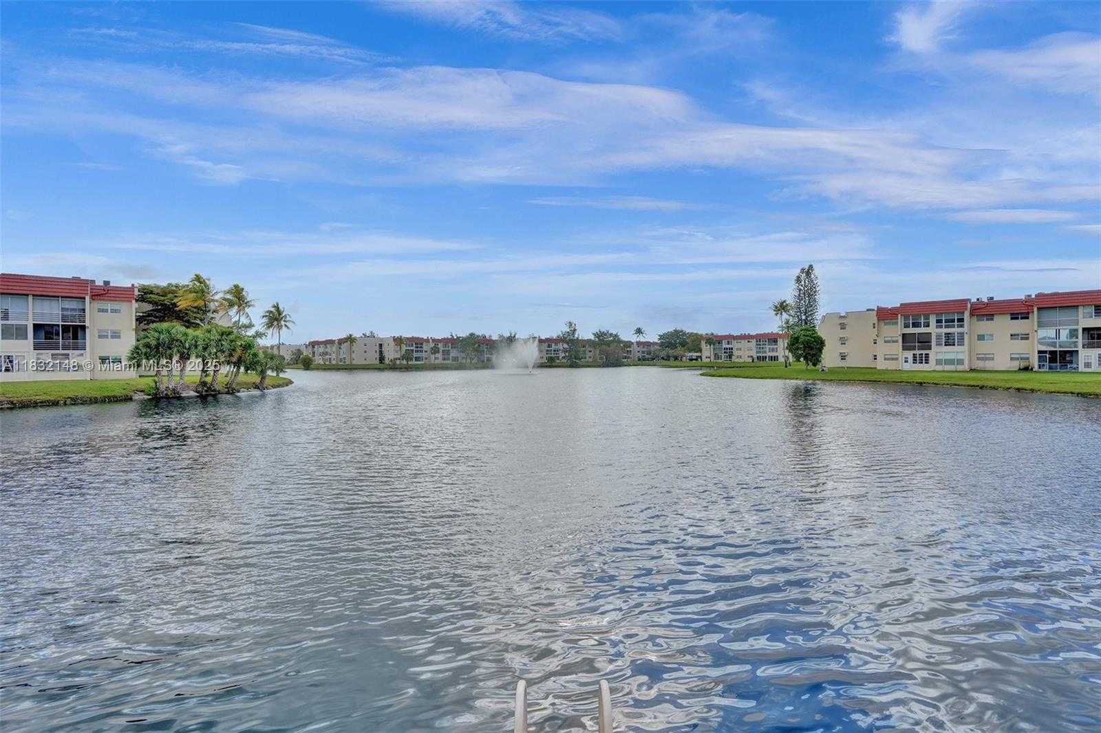 Small Image of 2850 WEST SUNRISE LAKES DR #106, Sunrise Number 22