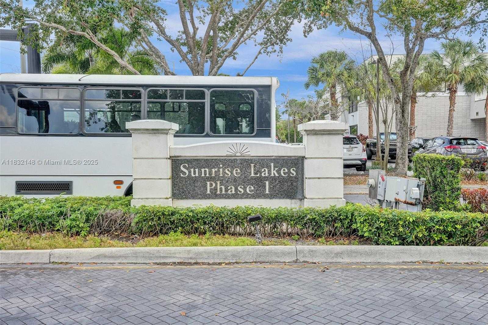 Small Image of 2850 WEST SUNRISE LAKES DR #106, Sunrise Number 23