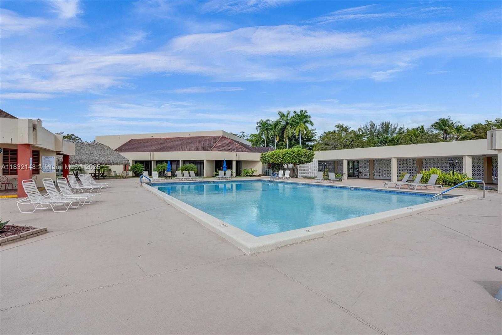 Small Image of 2850 WEST SUNRISE LAKES DR #106, Sunrise Number 24