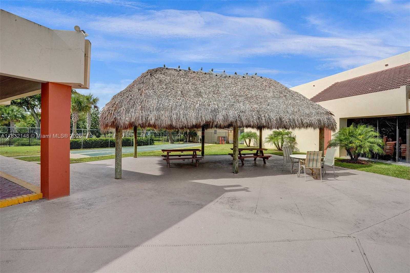 Small Image of 2850 WEST SUNRISE LAKES DR #106, Sunrise Number 25