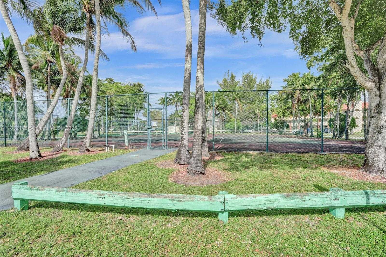 Small Image of 2850 WEST SUNRISE LAKES DR #106, Sunrise Number 27