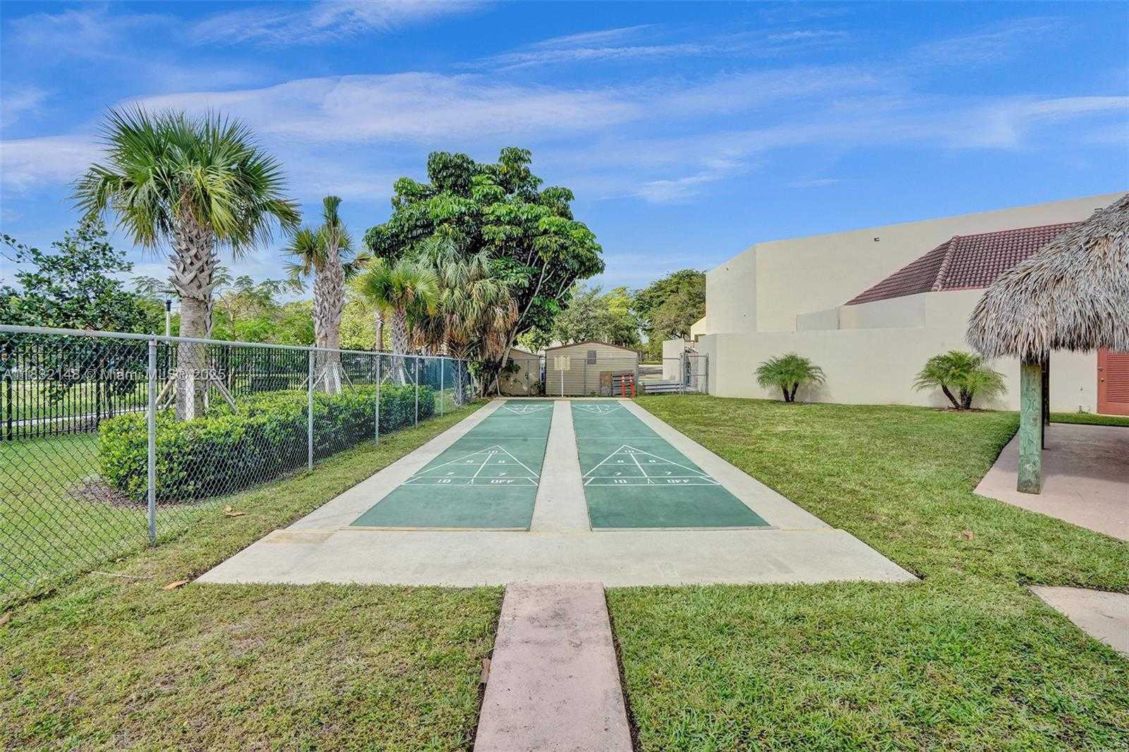 Small Image of 2850 WEST SUNRISE LAKES DR #106, Sunrise Number 29