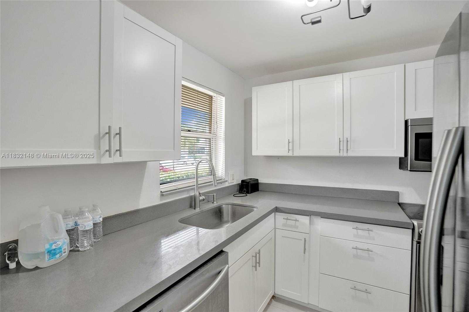 Small Image of 2850 WEST SUNRISE LAKES DR #106, Sunrise Number 6