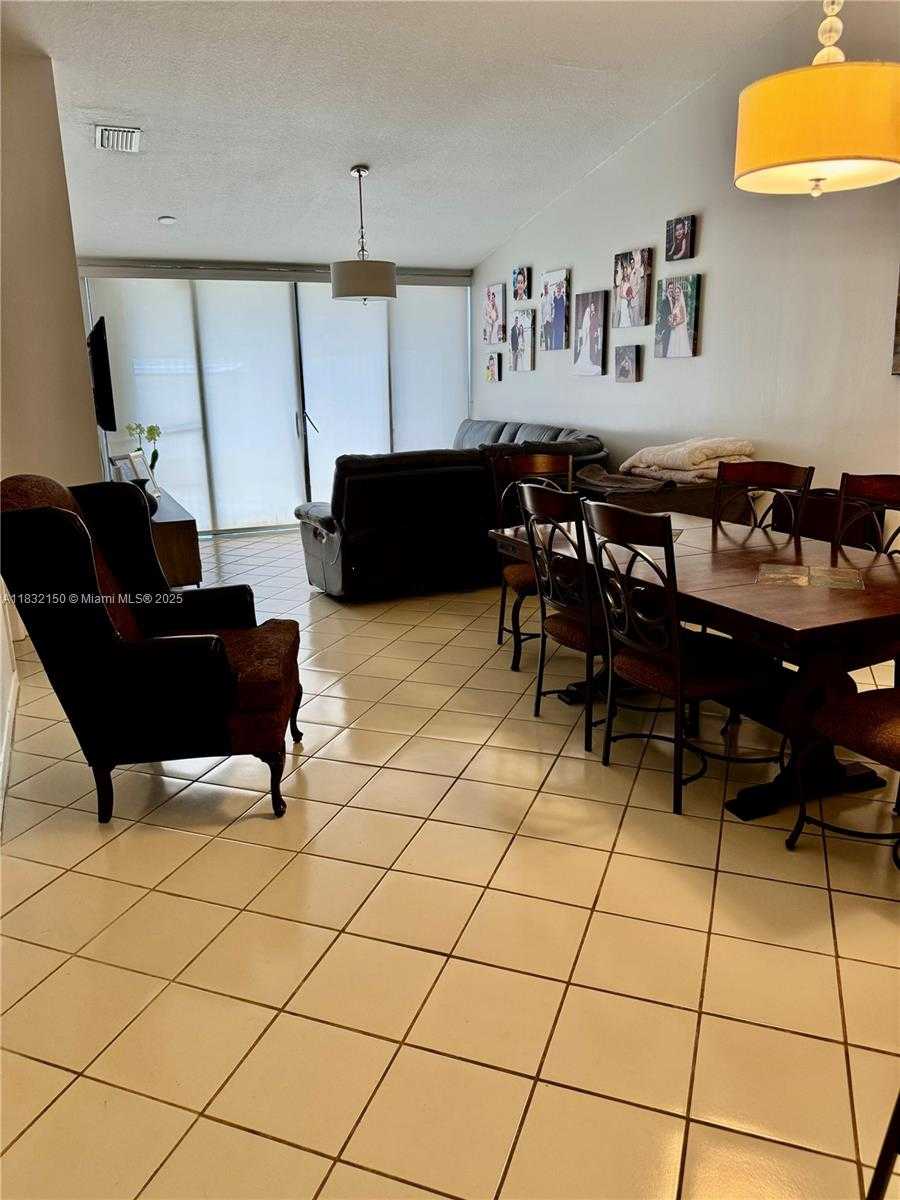 Small Image of Miami Number 11