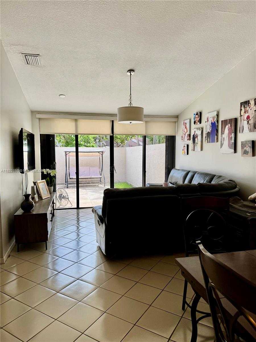Small Image of Miami Number 16