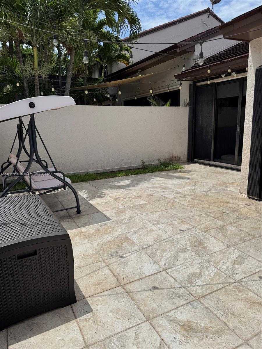 Small Image of Miami Number 3