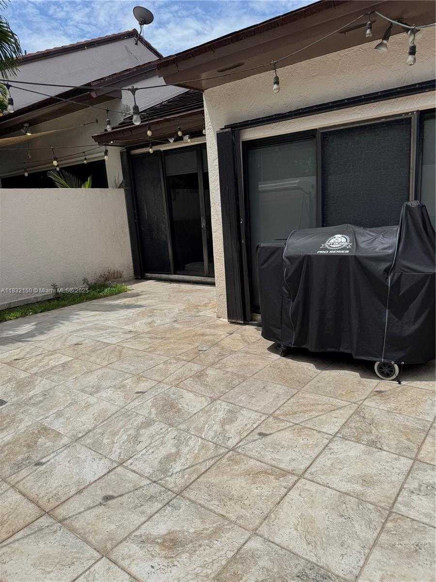 Small Image of Miami Number 4