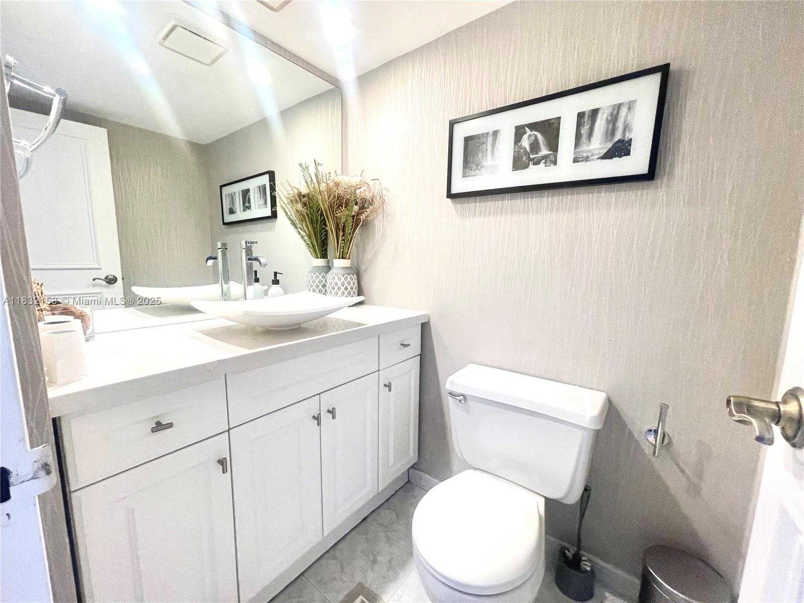 Small Image of 250 174TH ST #2307, Sunny Isles Beach Number 17