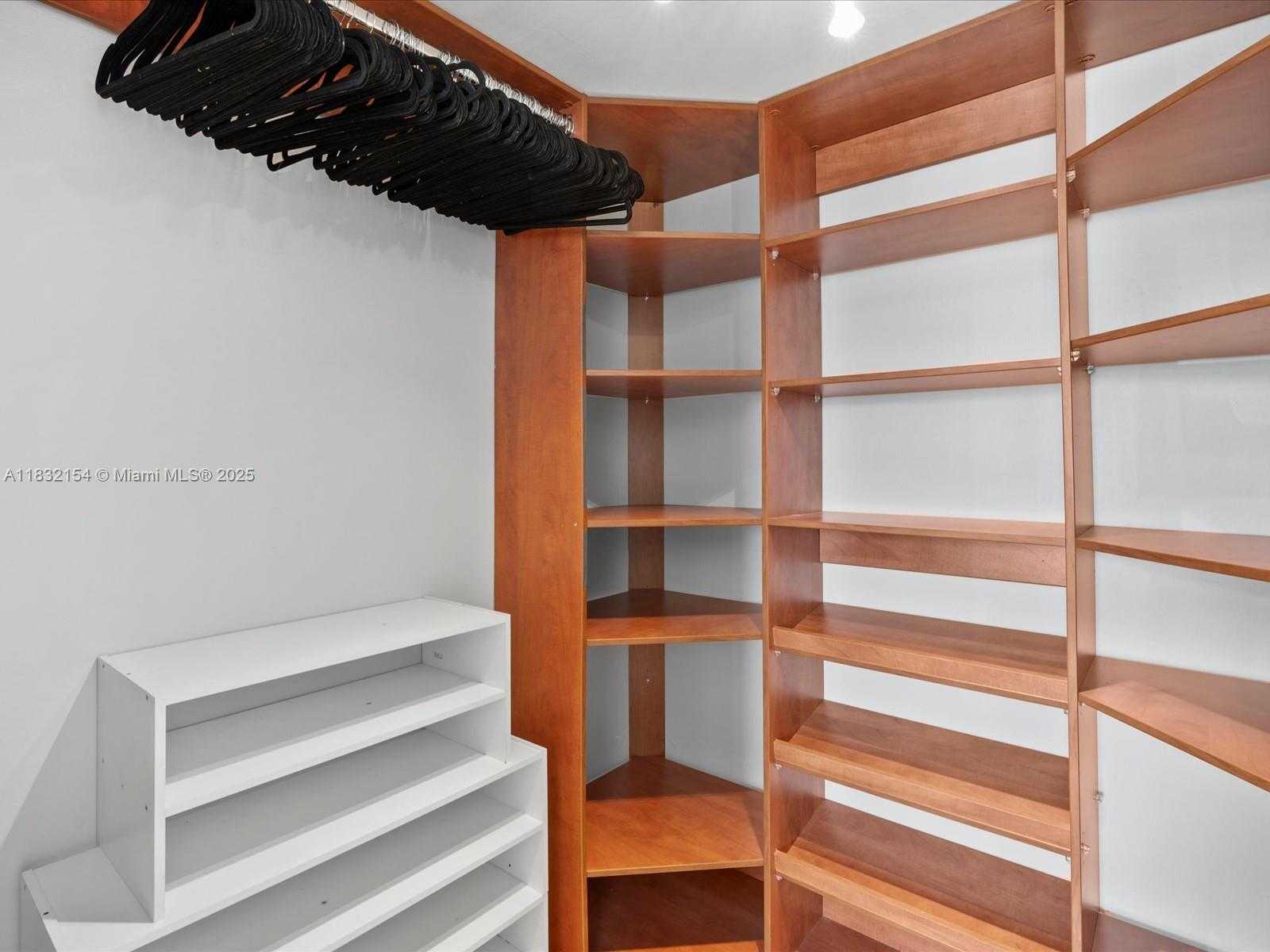 Small Image of 6770 INDIAN CREEK DR #PH-R, Miami Beach Number 16