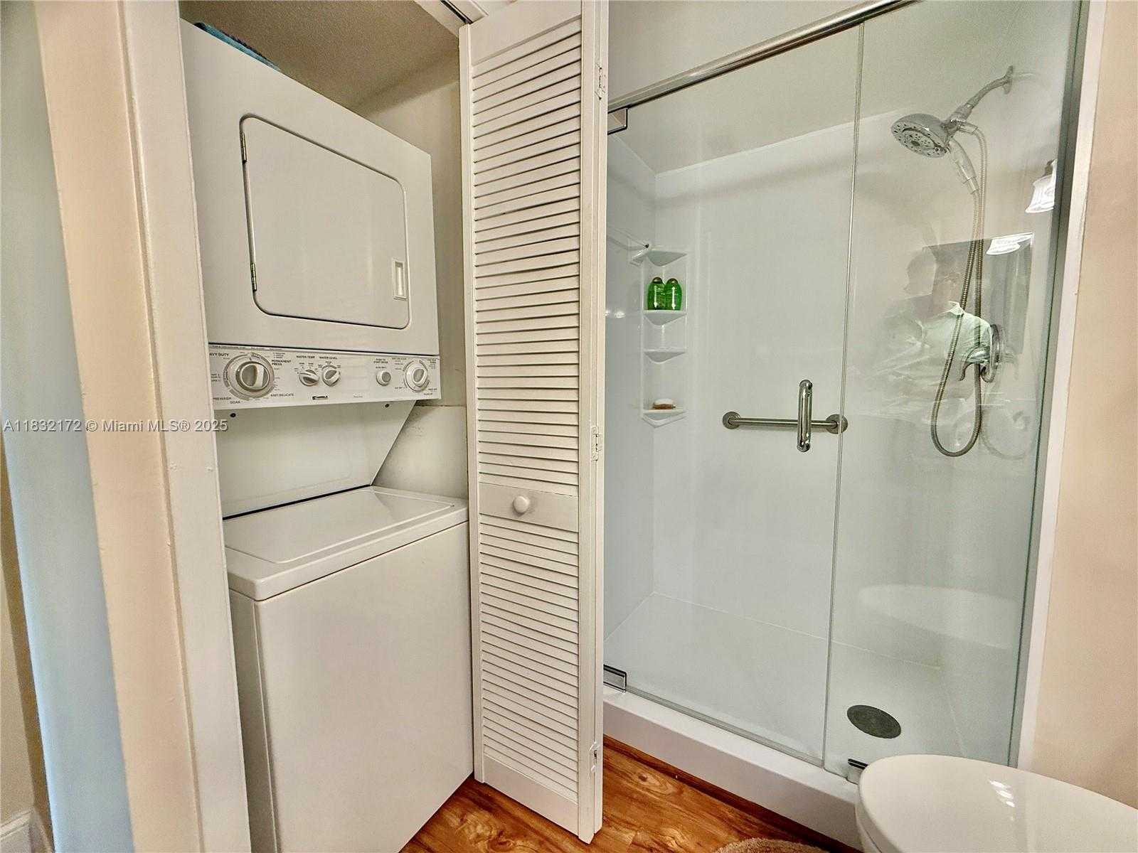Small Image of 318 LAKEVIEW DR #203, Weston Number 10