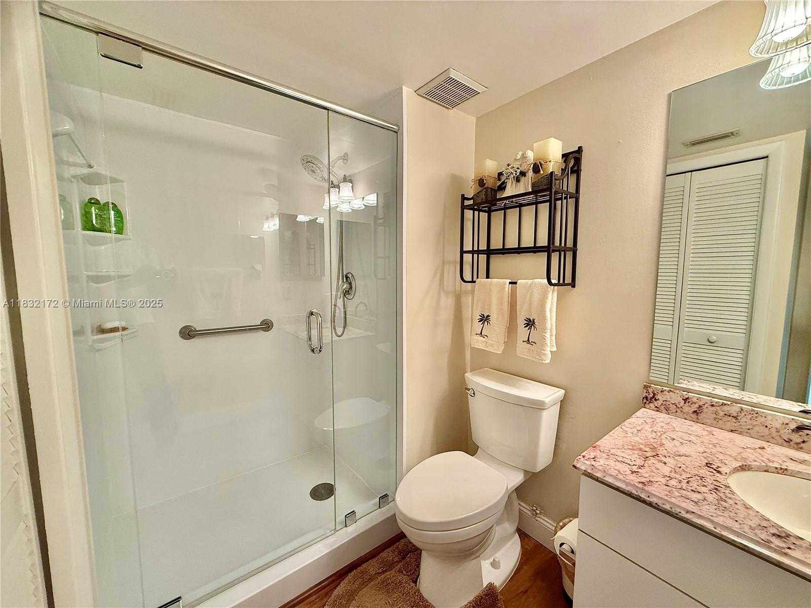 Small Image of 318 LAKEVIEW DR #203, Weston Number 12