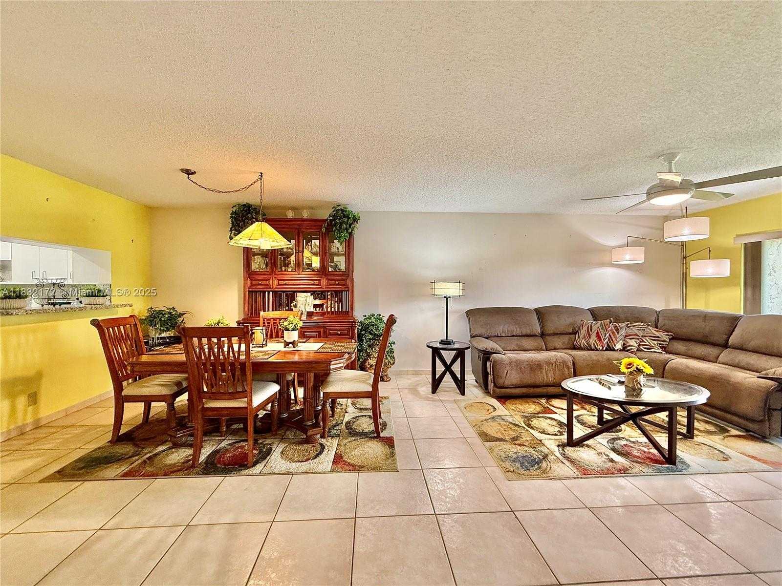 Small Image of 318 LAKEVIEW DR #203, Weston Number 13