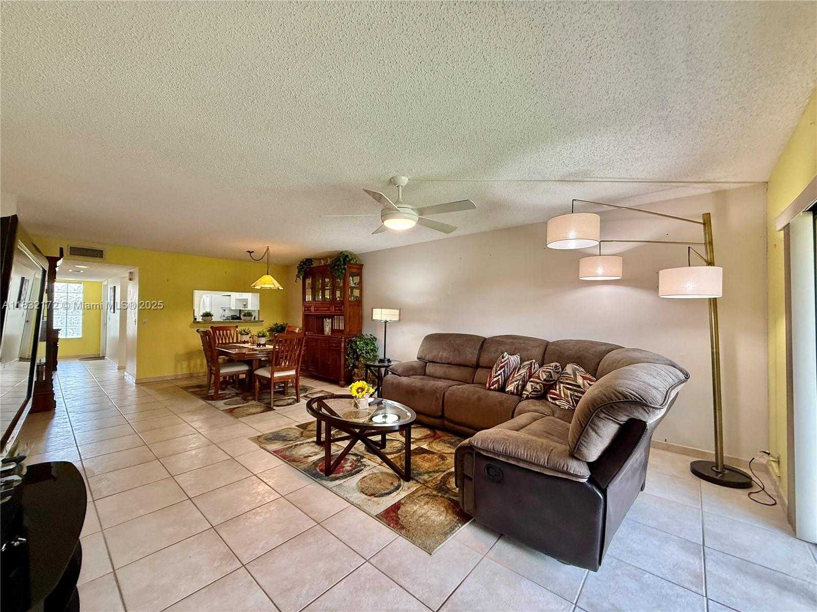 Small Image of 318 LAKEVIEW DR #203, Weston Number 15