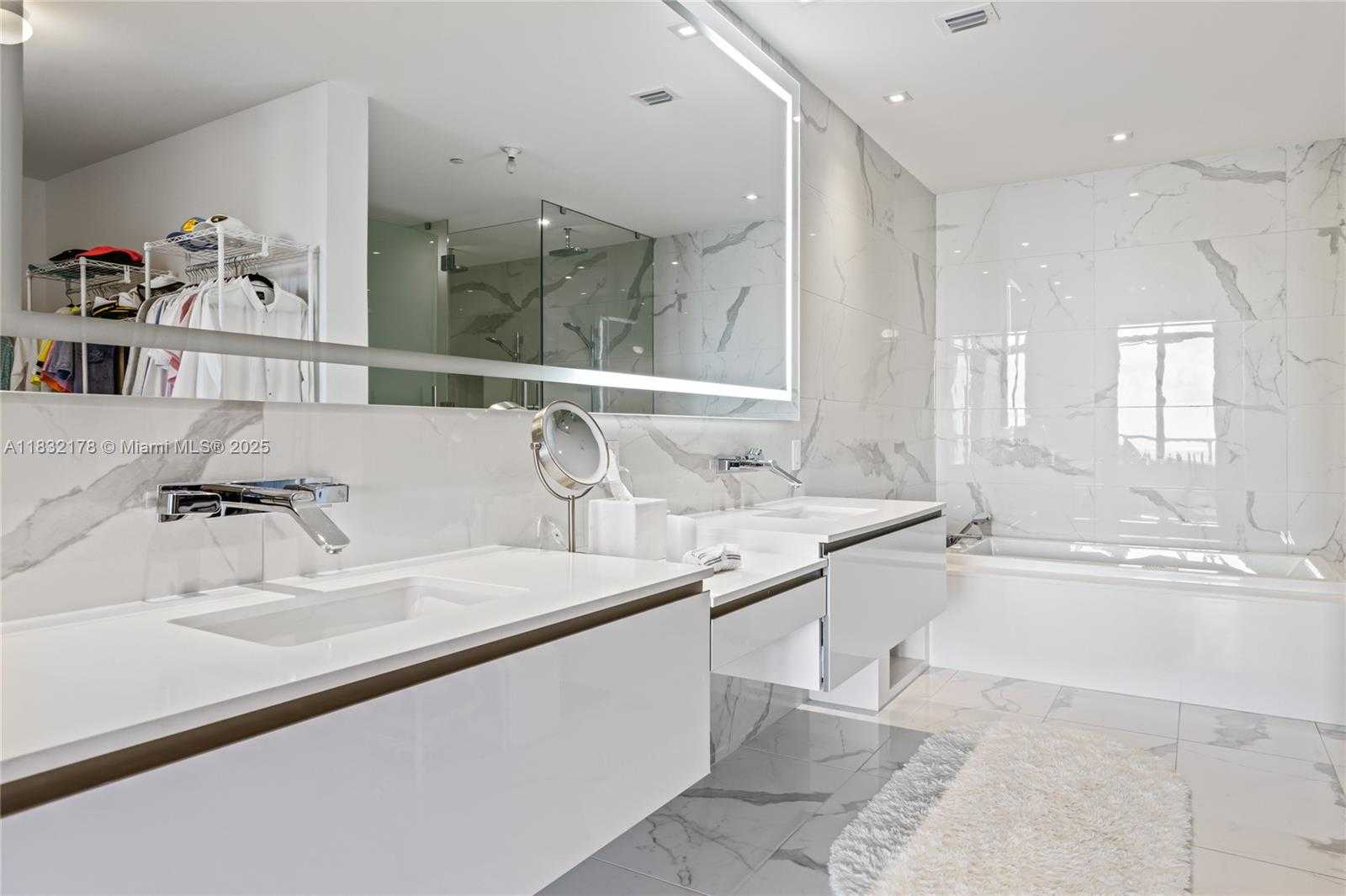 Small Image of 5500 ISLAND ESTATES DR #1506, Aventura Number 26