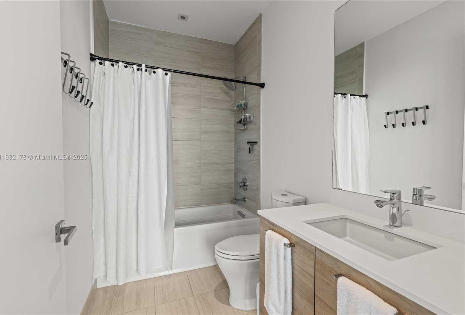 Small Image of 5500 ISLAND ESTATES DR #1506, Aventura Number 30