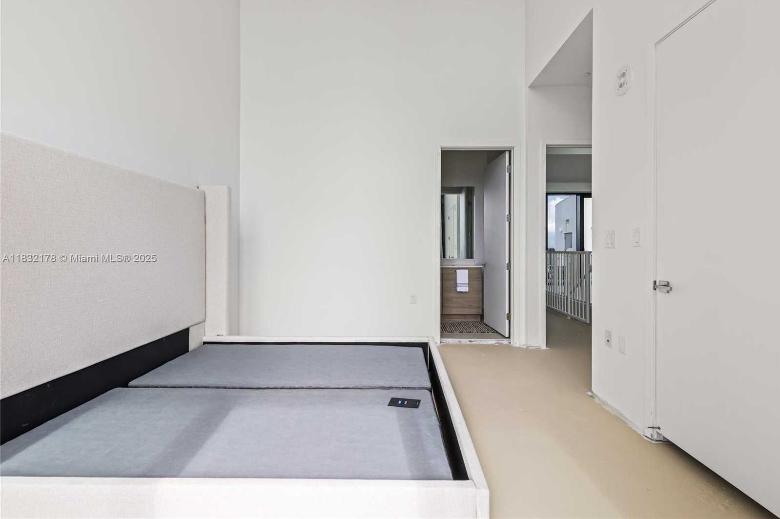 Small Image of 5500 ISLAND ESTATES DR #1506, Aventura Number 36