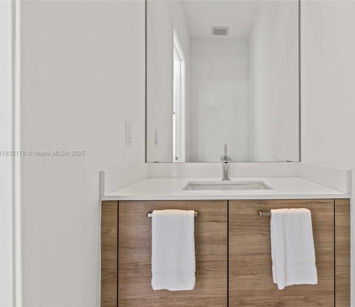 Small Image of 5500 ISLAND ESTATES DR #1506, Aventura Number 37