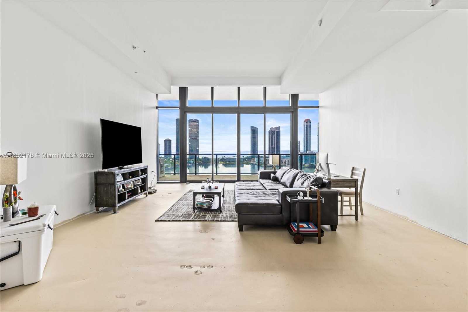 Small Image of 5500 ISLAND ESTATES DR #1506, Aventura Number 6