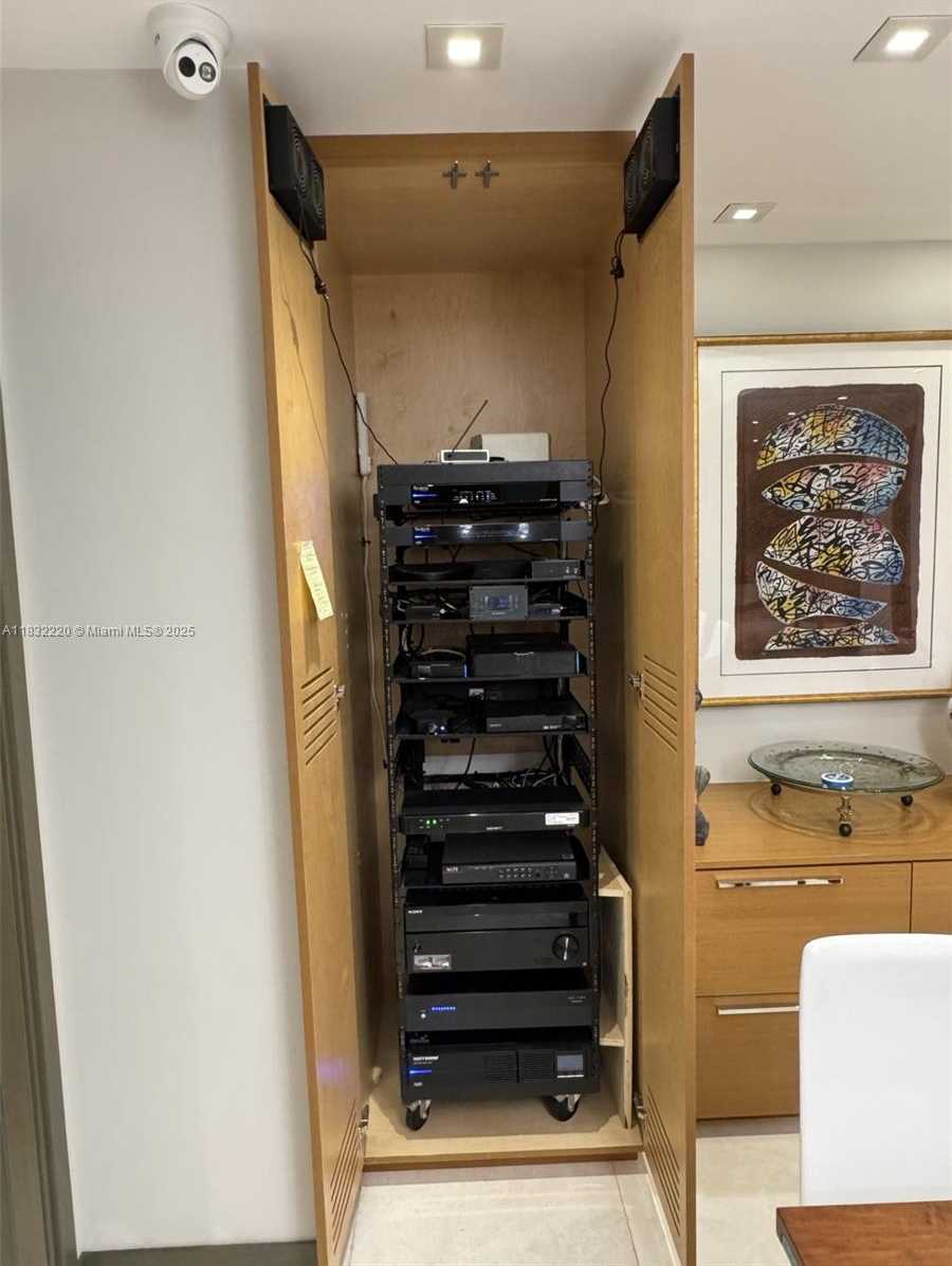 Small Image of 808 BRICKELL KEY DR #3208, Miami Number 11