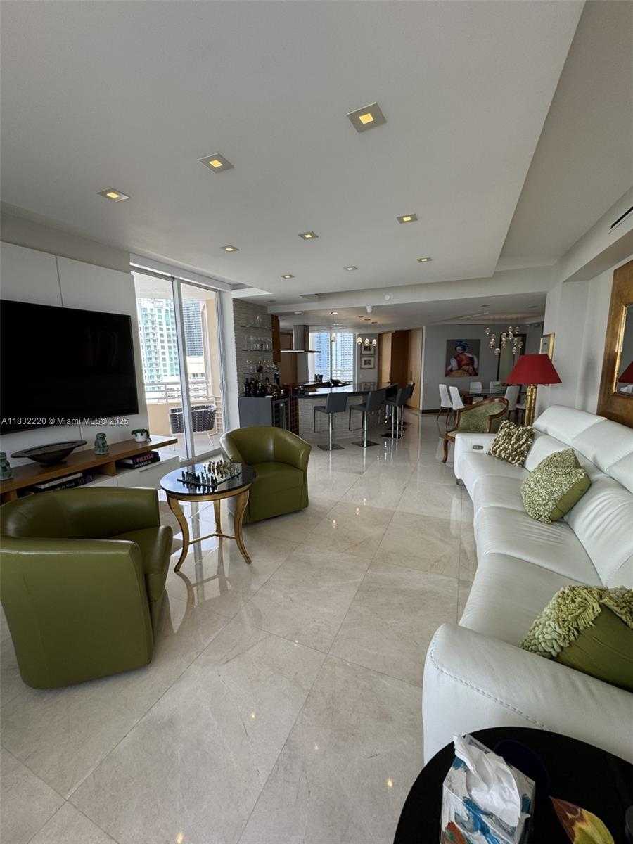 Small Image of 808 BRICKELL KEY DR #3208, Miami Number 5