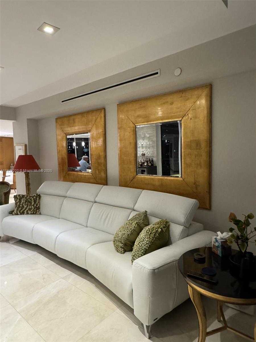 Small Image of 808 BRICKELL KEY DR #3208, Miami Number 6