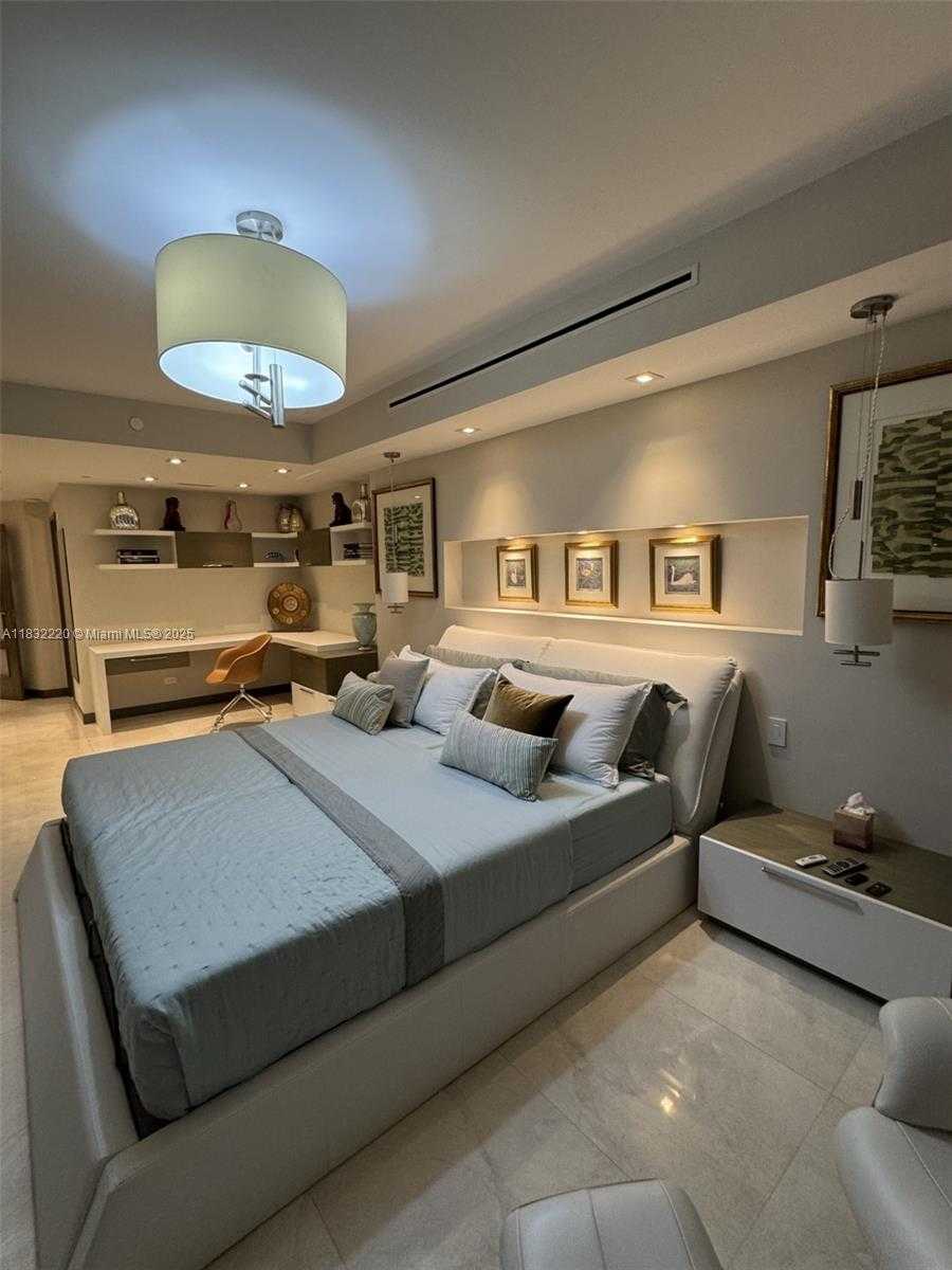 Small Image of 808 BRICKELL KEY DR #3208, Miami Number 7