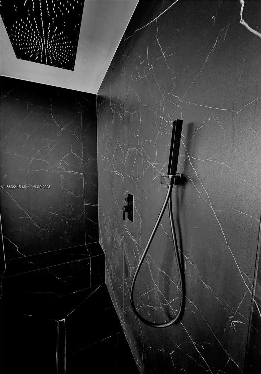 Small Image of 2020 NORTH BAYSHORE DR #3408, Miami Number 13