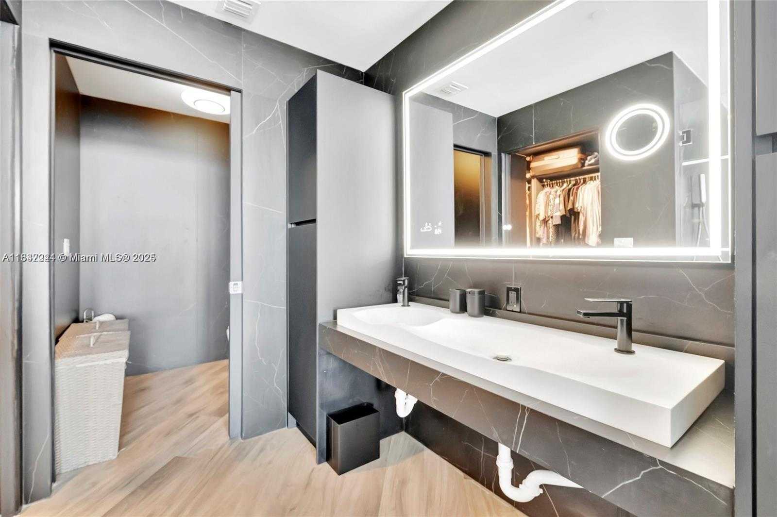 Small Image of 2020 NORTH BAYSHORE DR #3408, Miami Number 15