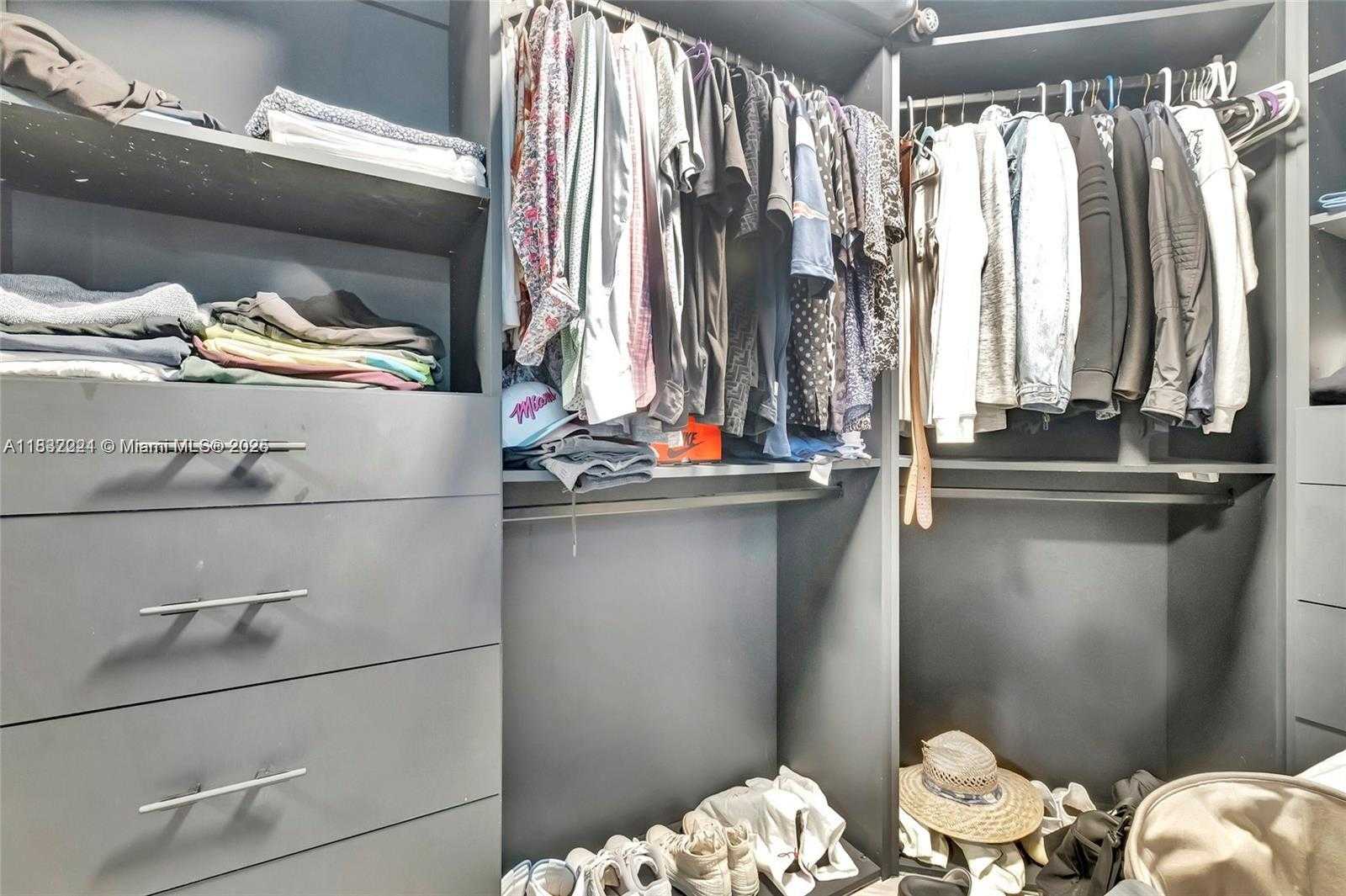 Small Image of 2020 NORTH BAYSHORE DR #3408, Miami Number 17