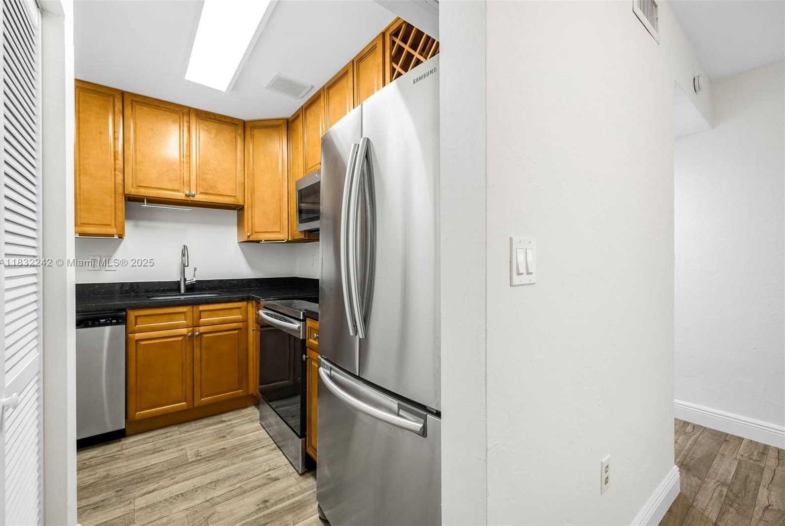 Small Image of 1205 MARIPOSA AVE #308, Coral Gables Number 14