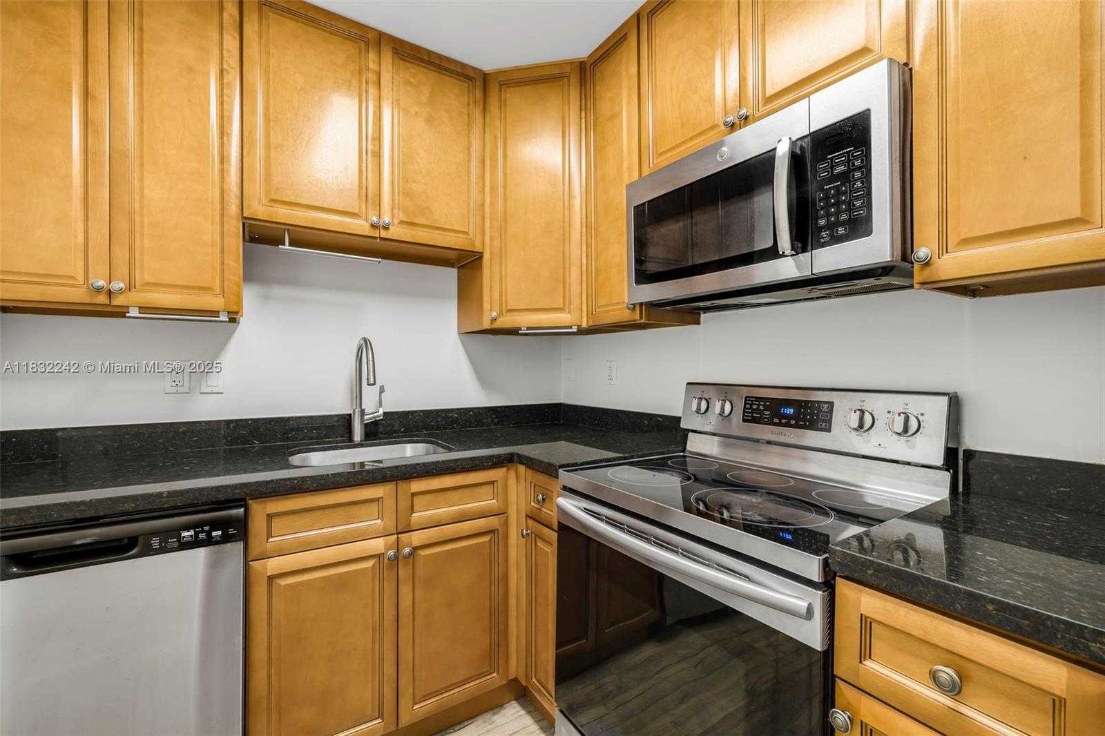 Small Image of 1205 MARIPOSA AVE #308, Coral Gables Number 17