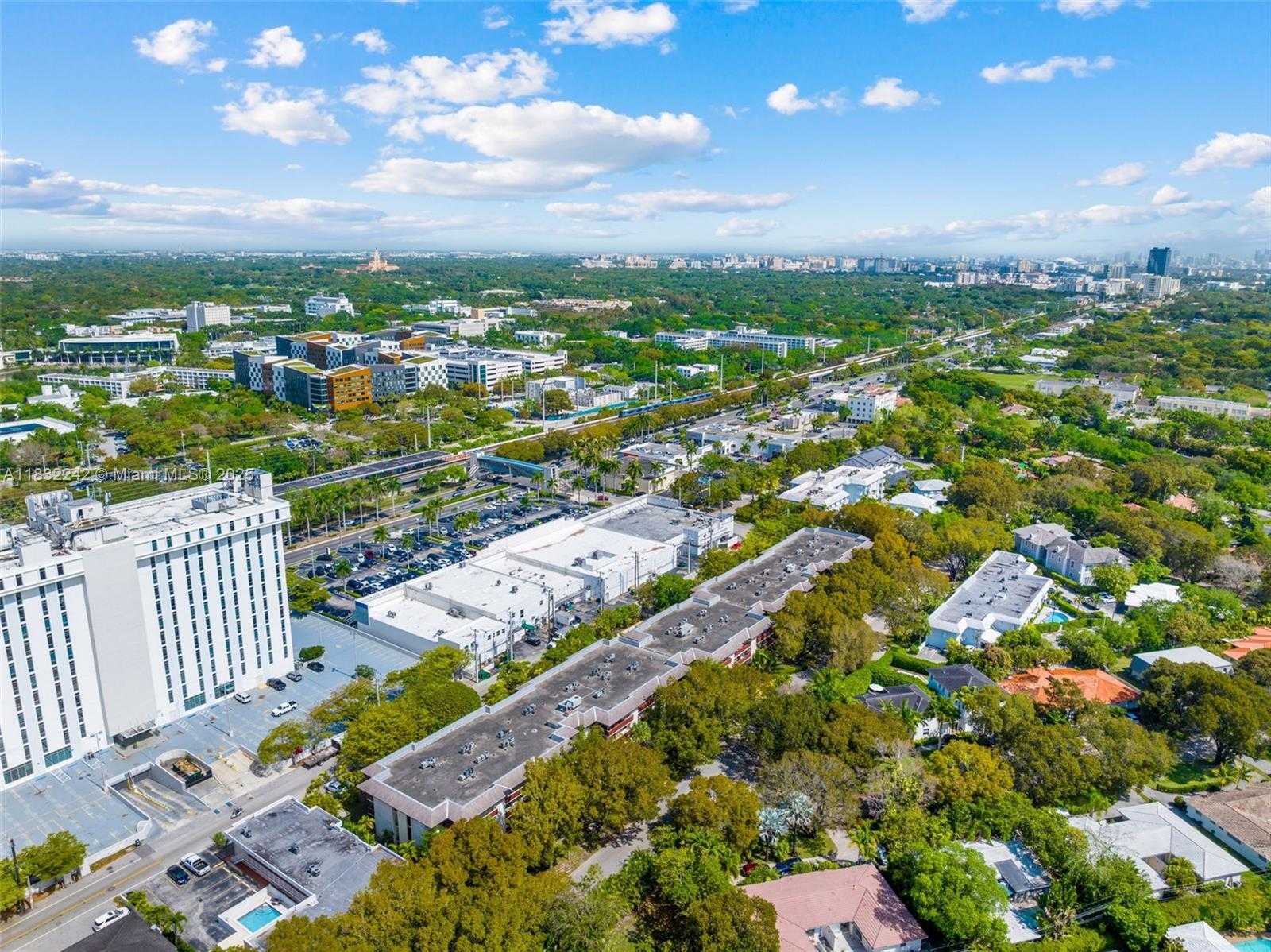 Small Image of 1205 MARIPOSA AVE #308, Coral Gables Number 44