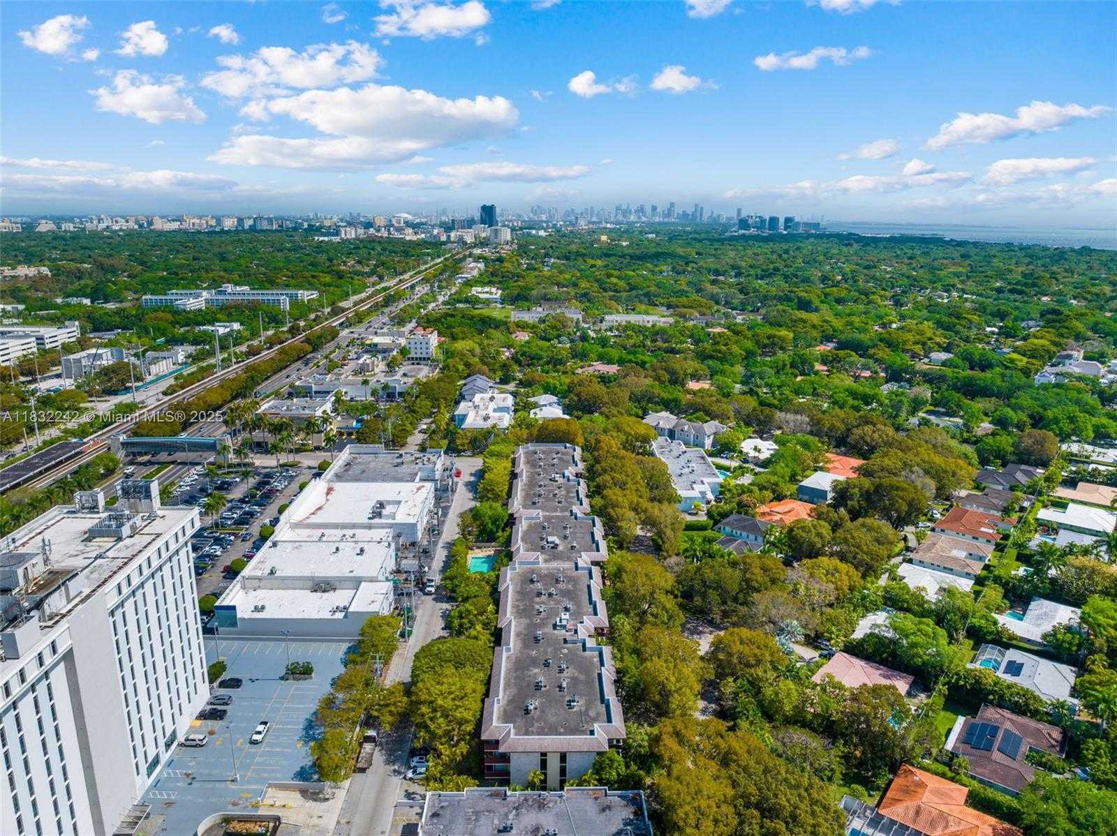 Small Image of 1205 MARIPOSA AVE #308, Coral Gables Number 48