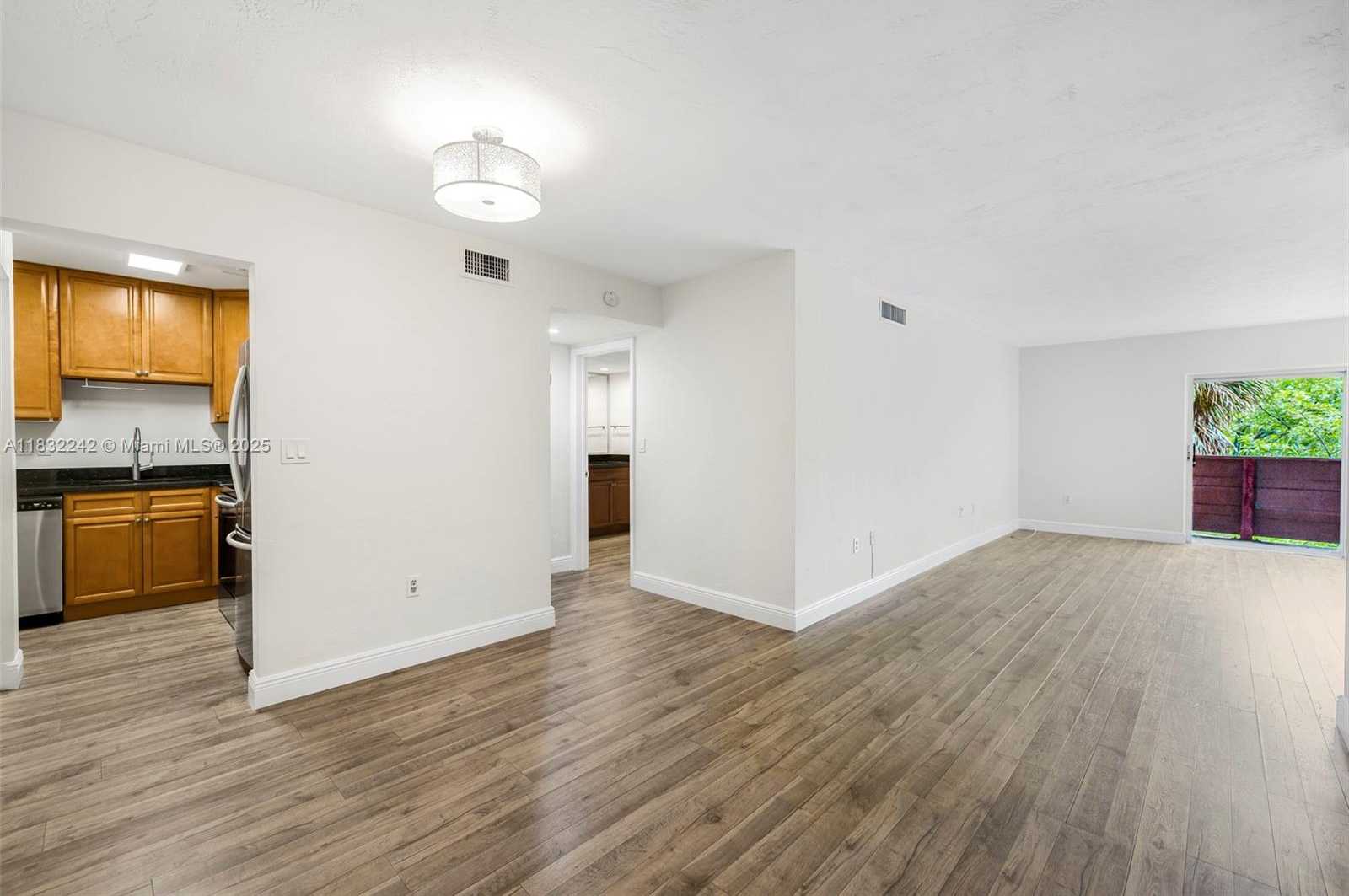 Small Image of 1205 MARIPOSA AVE #308, Coral Gables Number 5