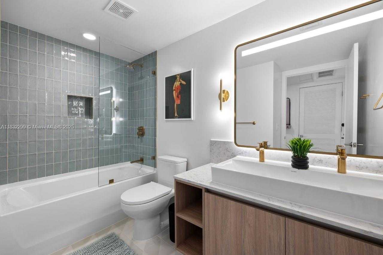 Small Image of 159 NORTH EAST 6TH ST #3512, Miami Number 16