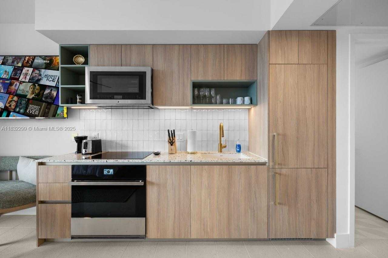 Small Image of 159 NORTH EAST 6TH ST #3512, Miami Number 8