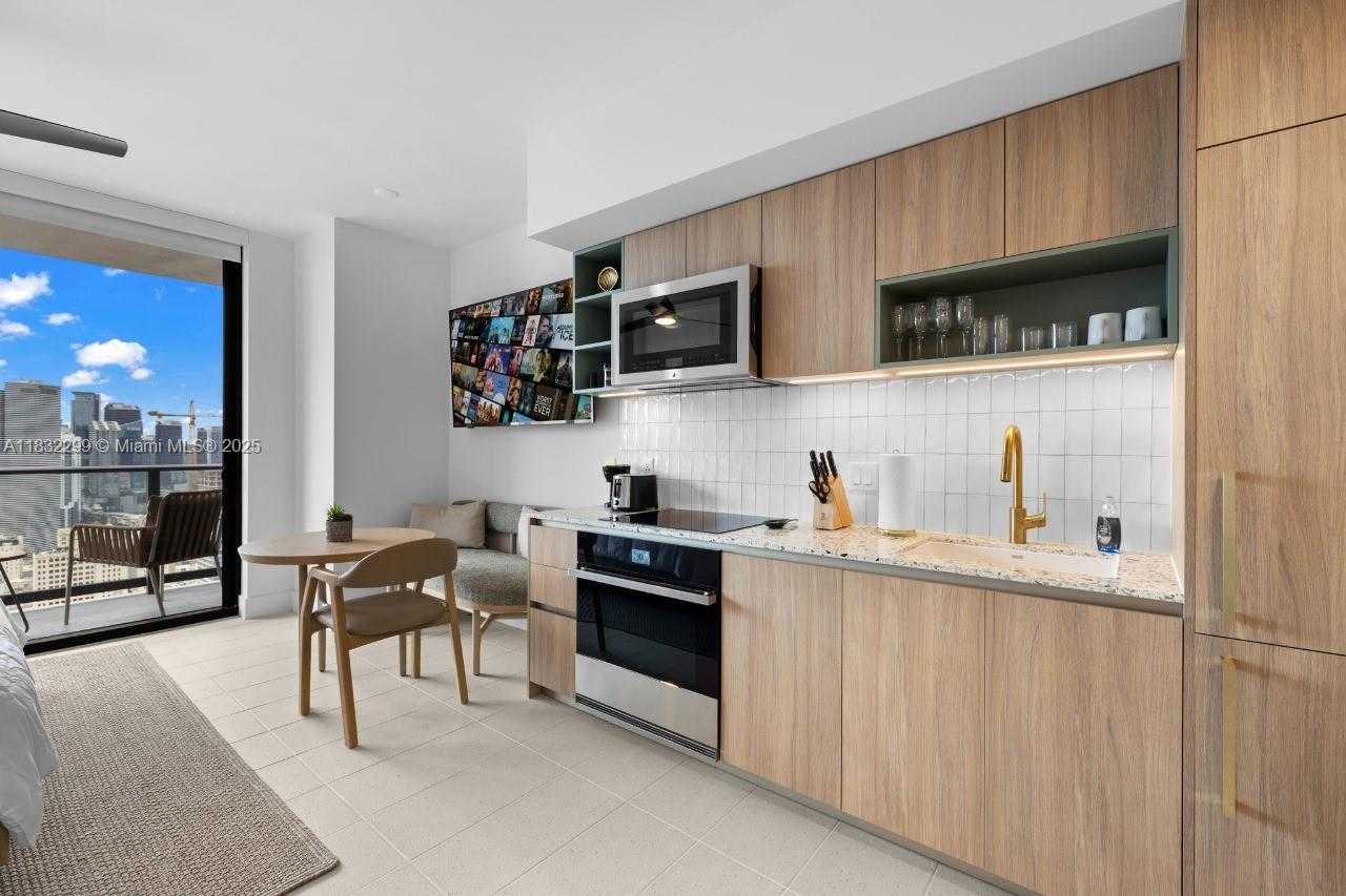 Small Image of 159 NORTH EAST 6TH ST #3512, Miami Number 9