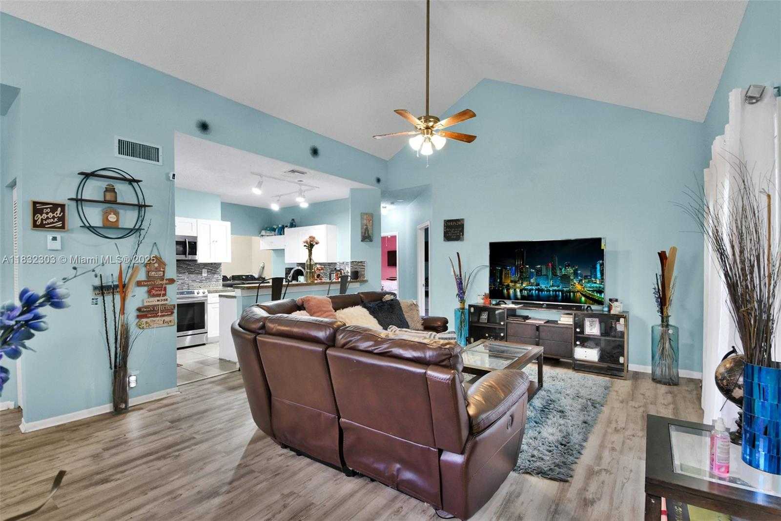 Small Image of 1419 AVON LN #216, North Lauderdale Number 10