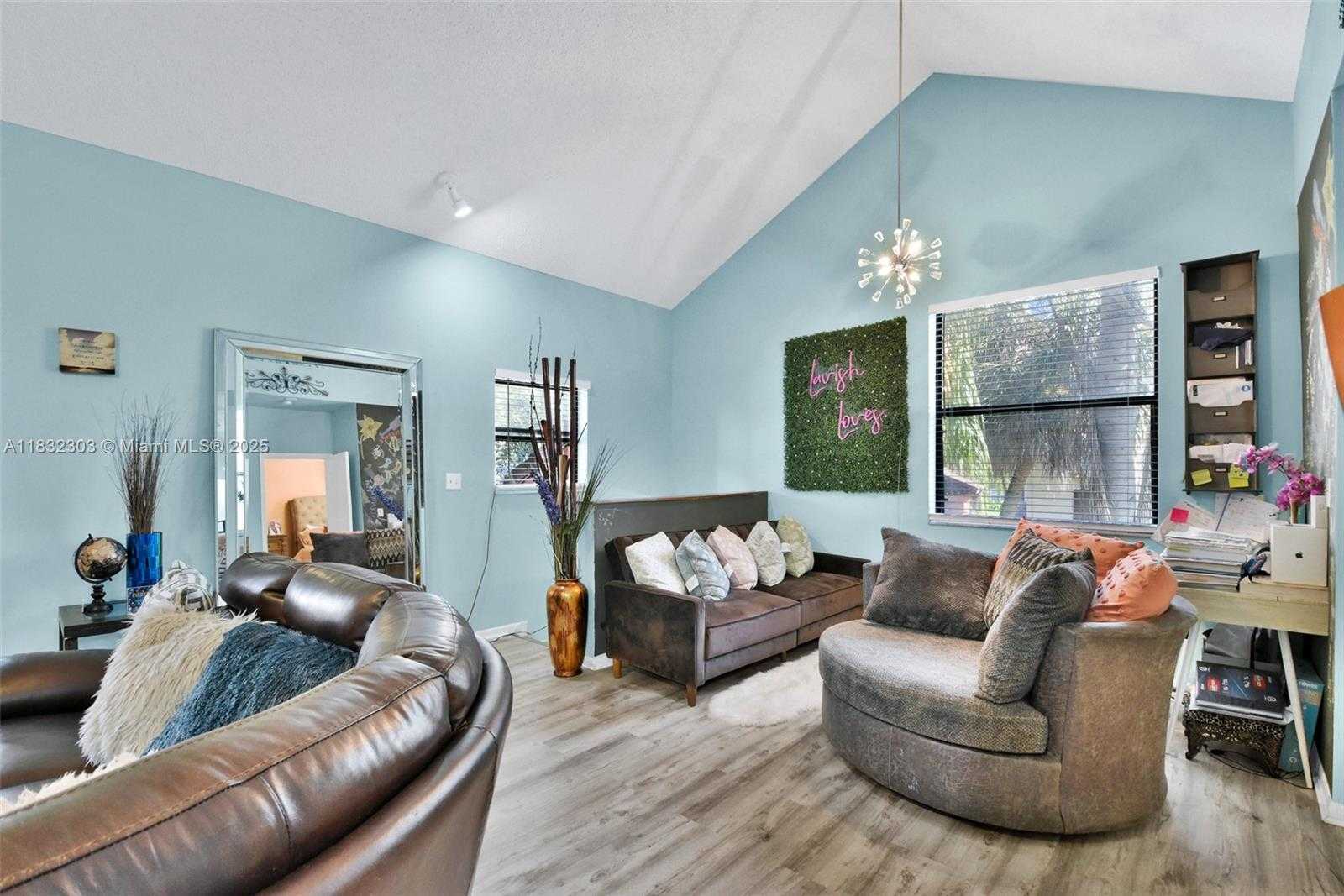 Small Image of 1419 AVON LN #216, North Lauderdale Number 13