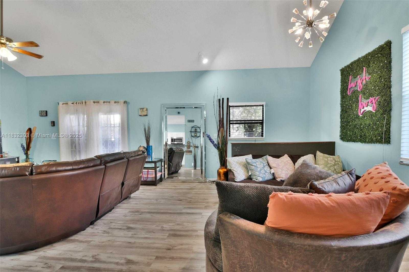 Small Image of 1419 AVON LN #216, North Lauderdale Number 17