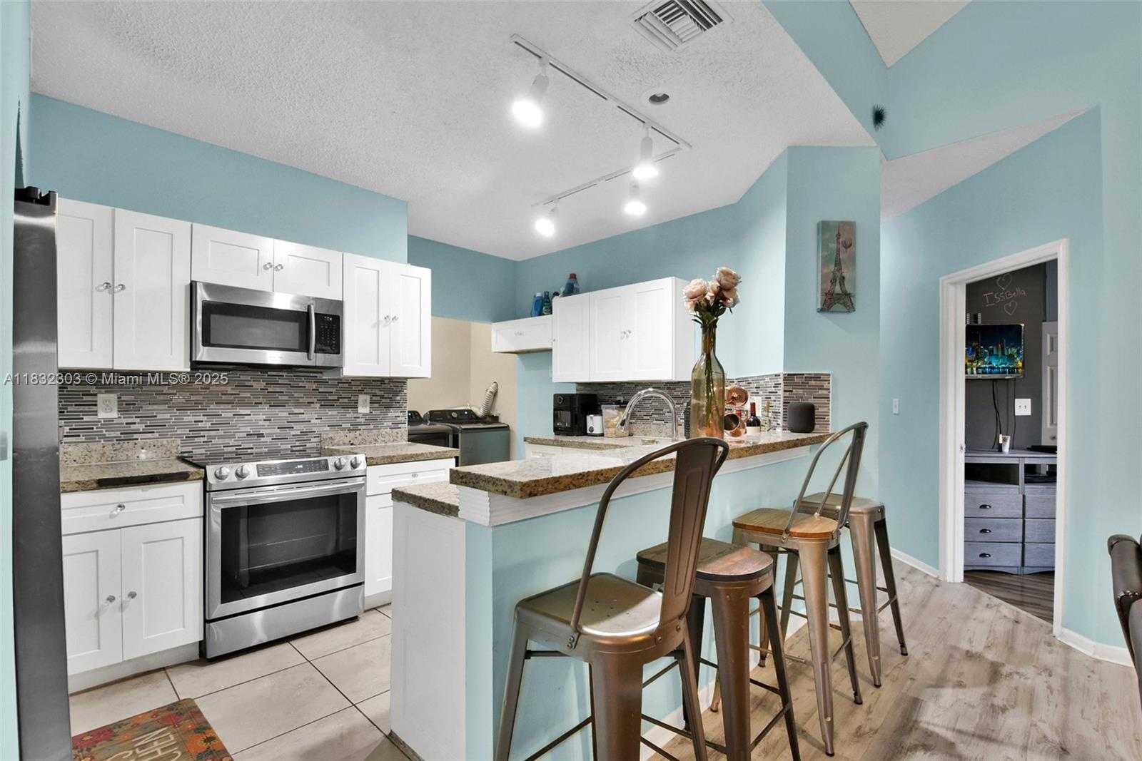 Small Image of 1419 AVON LN #216, North Lauderdale Number 18