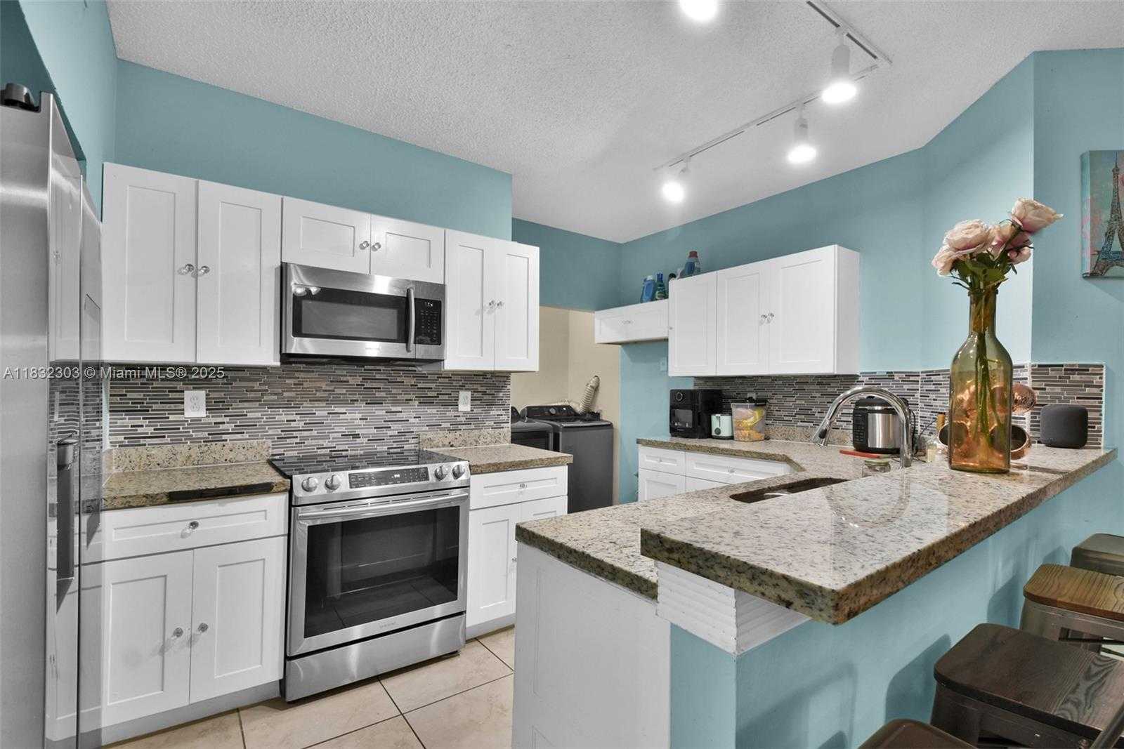 Small Image of 1419 AVON LN #216, North Lauderdale Number 19