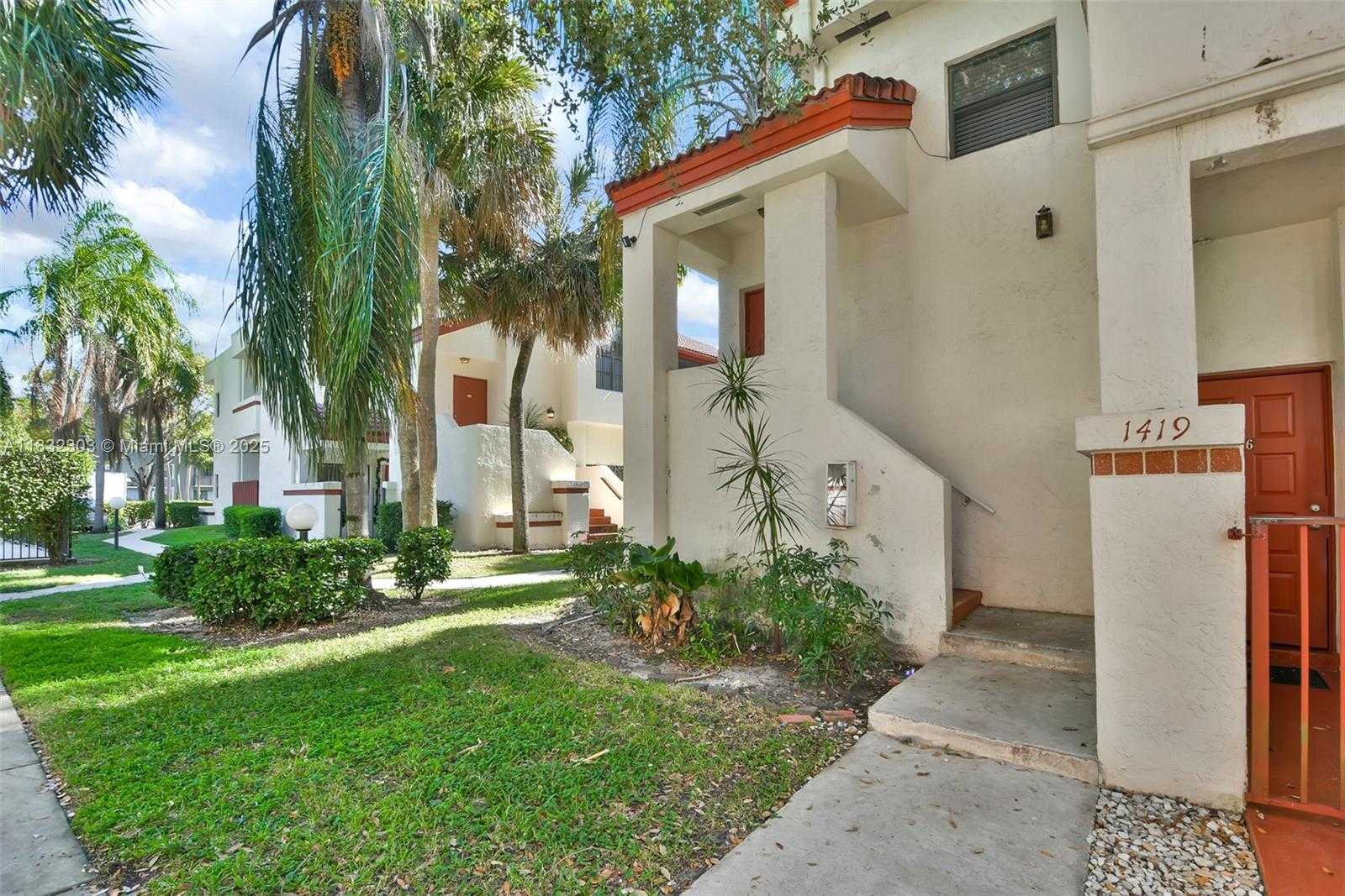 Small Image of 1419 AVON LN #216, North Lauderdale Number 2