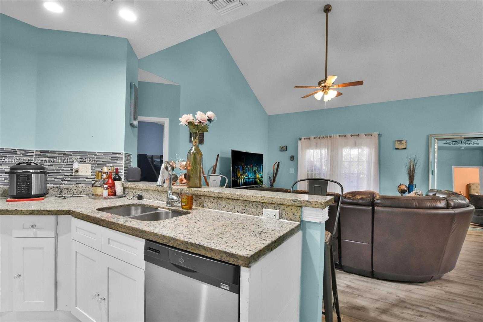 Small Image of 1419 AVON LN #216, North Lauderdale Number 24