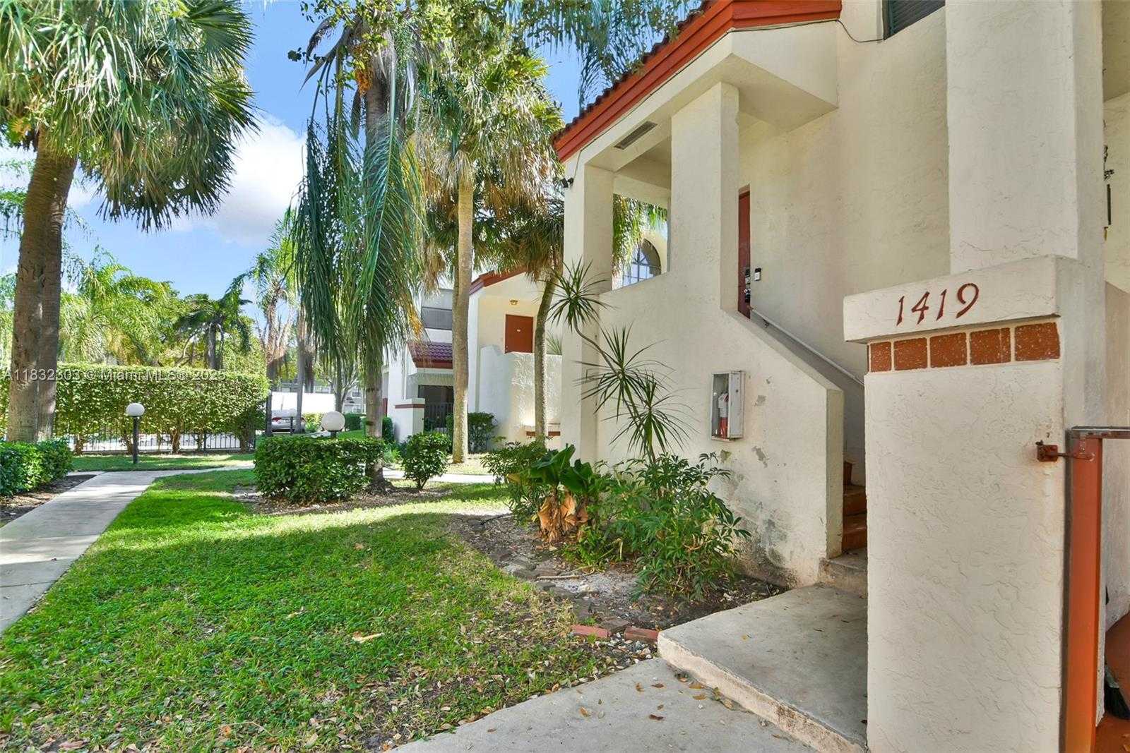Small Image of 1419 AVON LN #216, North Lauderdale Number 3