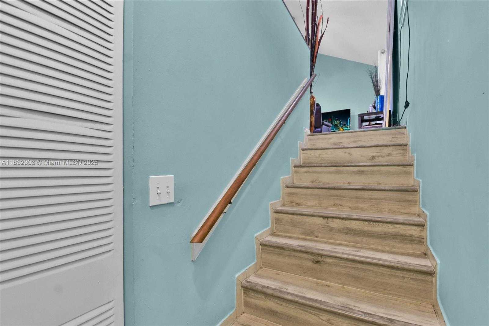 Small Image of 1419 AVON LN #216, North Lauderdale Number 4