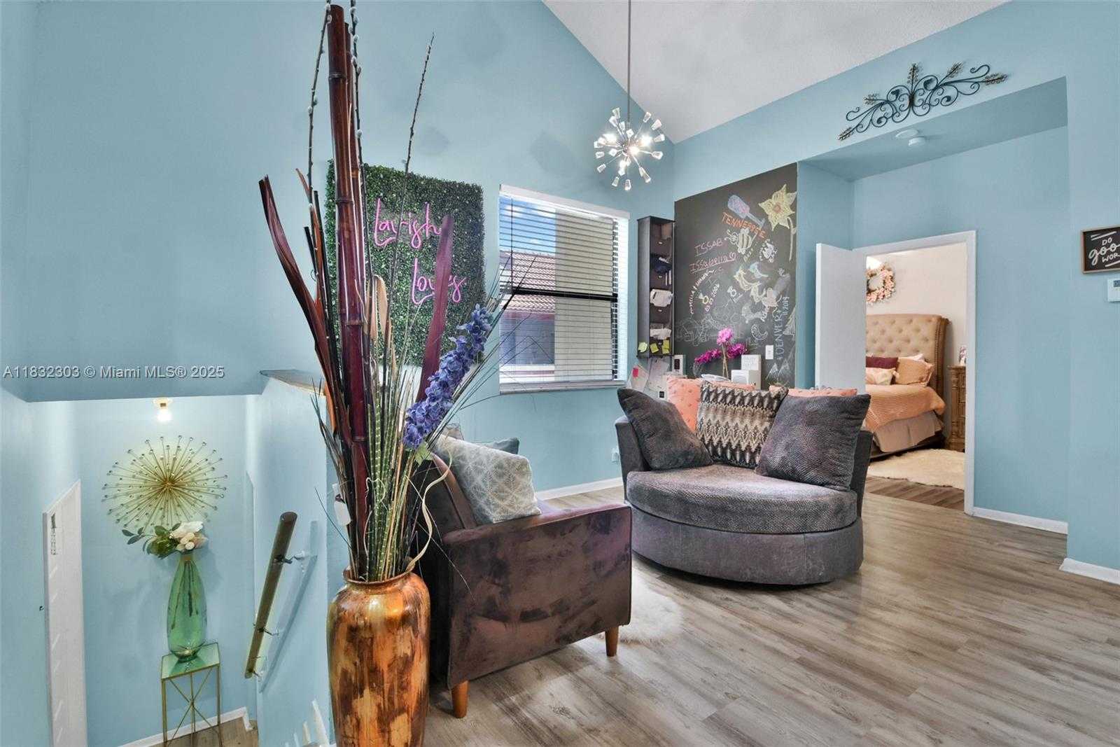 Small Image of 1419 AVON LN #216, North Lauderdale Number 6