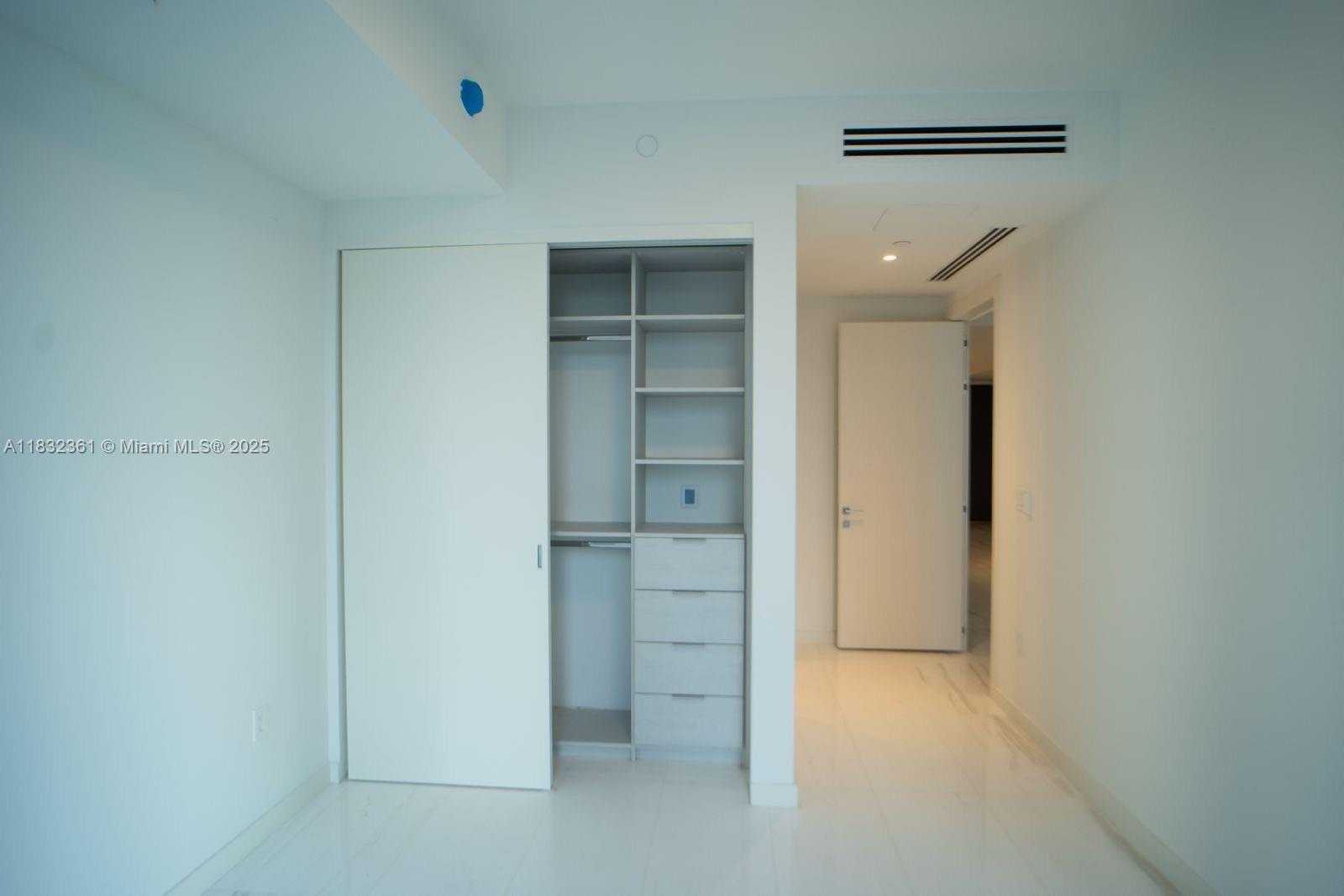 Small Image of 300 BISCAYNE BLVD WAY #3009, Miami Number 11