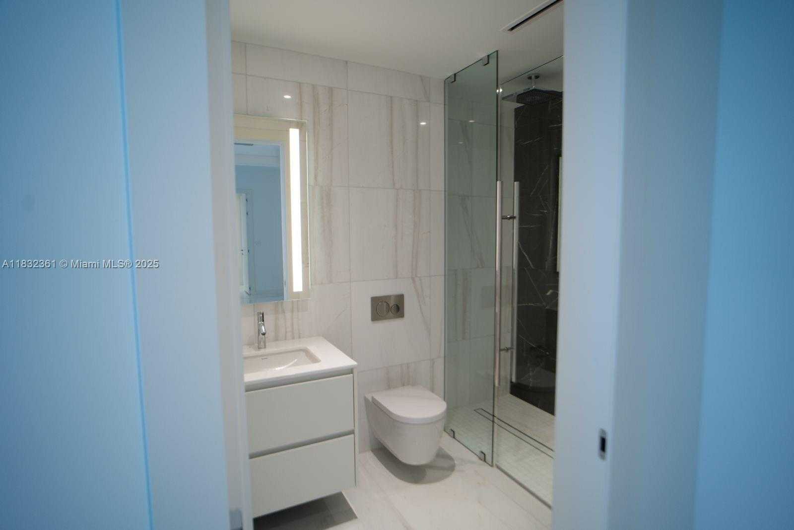 Small Image of 300 BISCAYNE BLVD WAY #3009, Miami Number 12