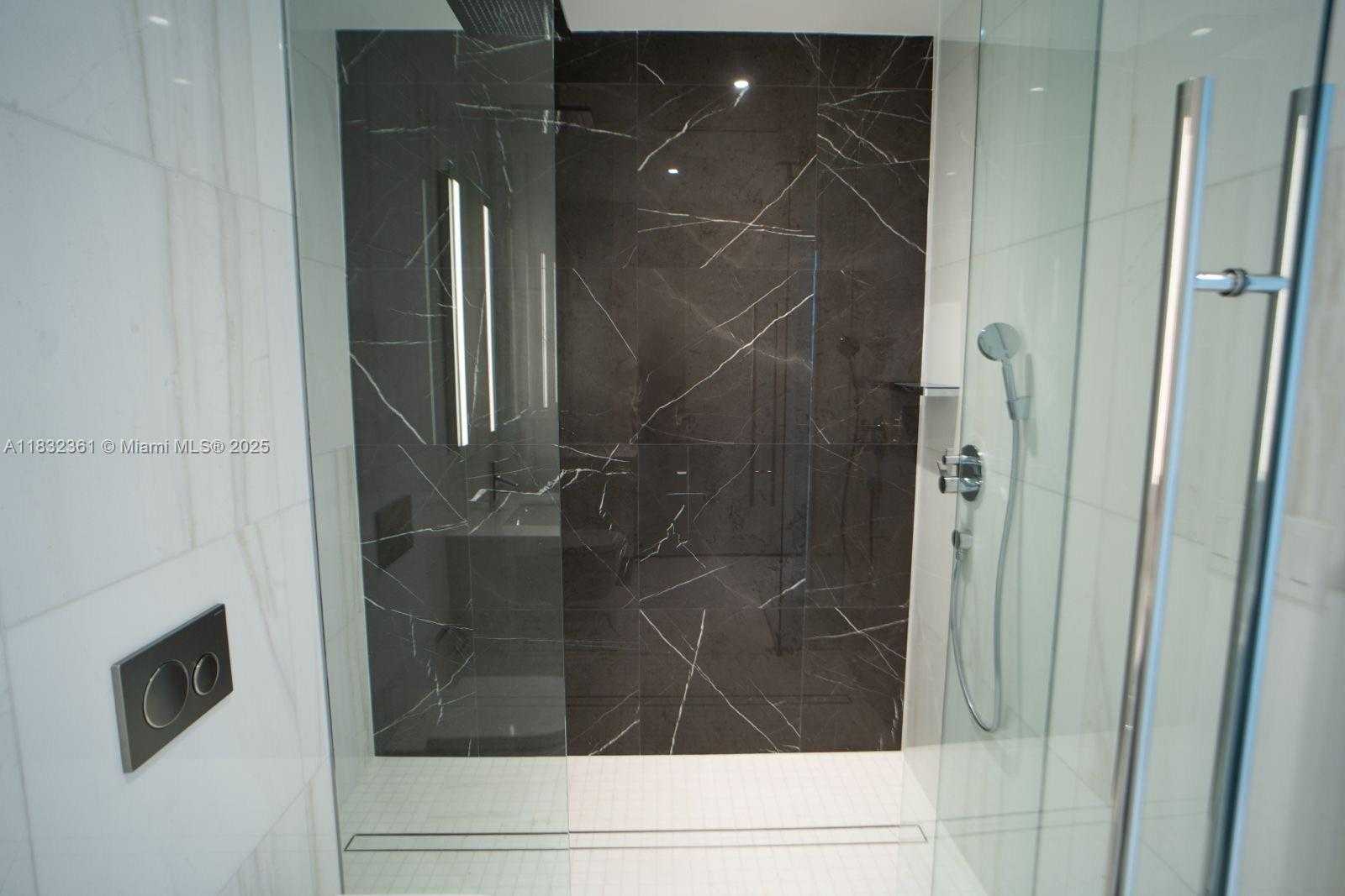 Small Image of 300 BISCAYNE BLVD WAY #3009, Miami Number 14